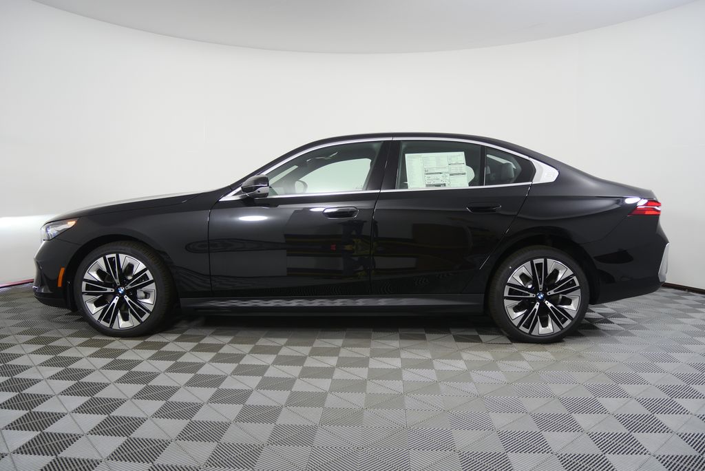 Thumbnail: 2026 BMW i5 - 6