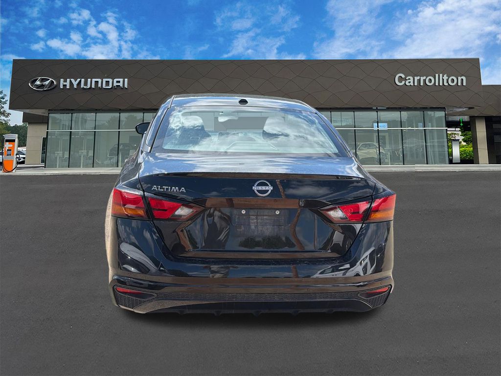 Used 2025 Black Nissan 2.5 SV image 6