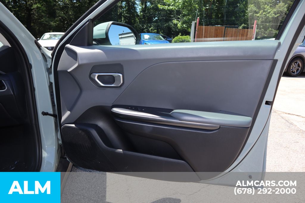 Used 2025 Blue Kia LXS image 28