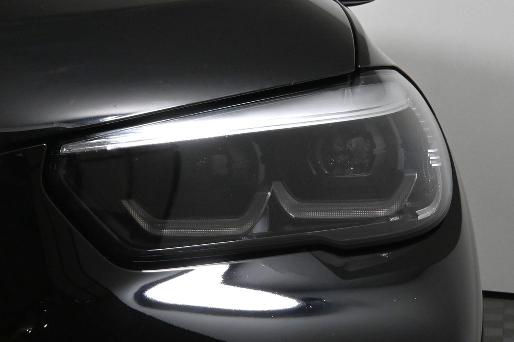 Thumbnail: 2021 BMW X5 - 11