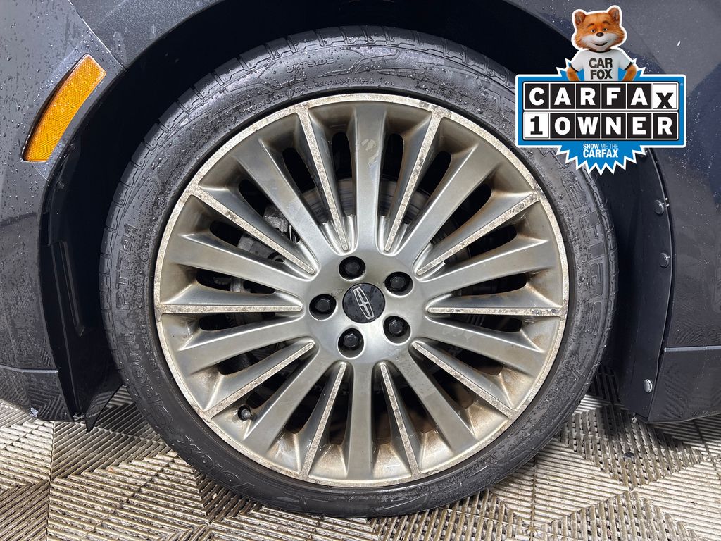 Used 2013 Black Lincoln Base image 13