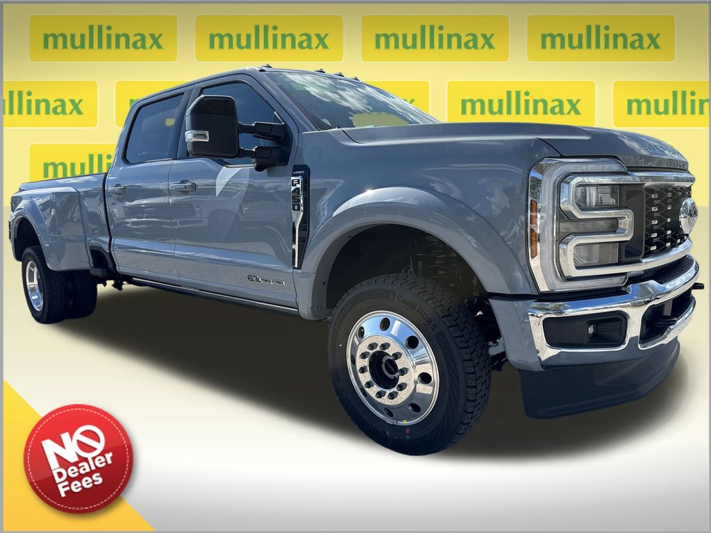 2026 Ford F-450 Super Duty Lariat's photo