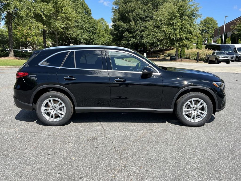 2025 Mercedes-Benz GLC GLC 300 9