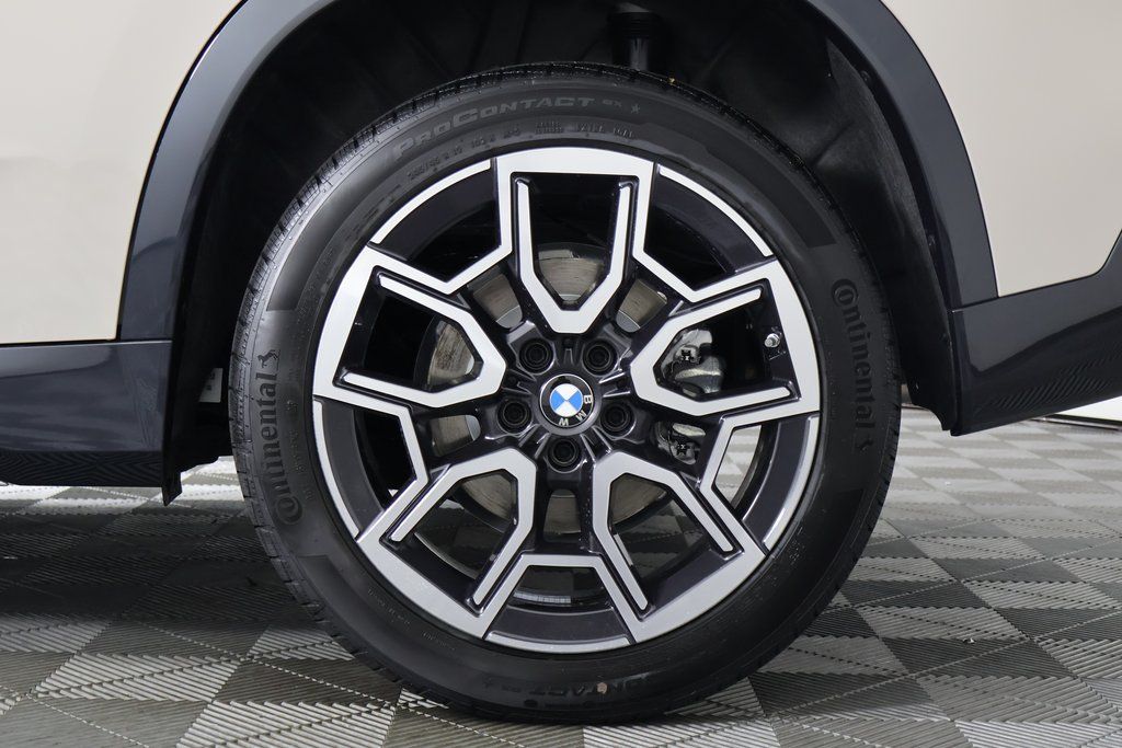 Thumbnail: 2026 BMW X1 - 10