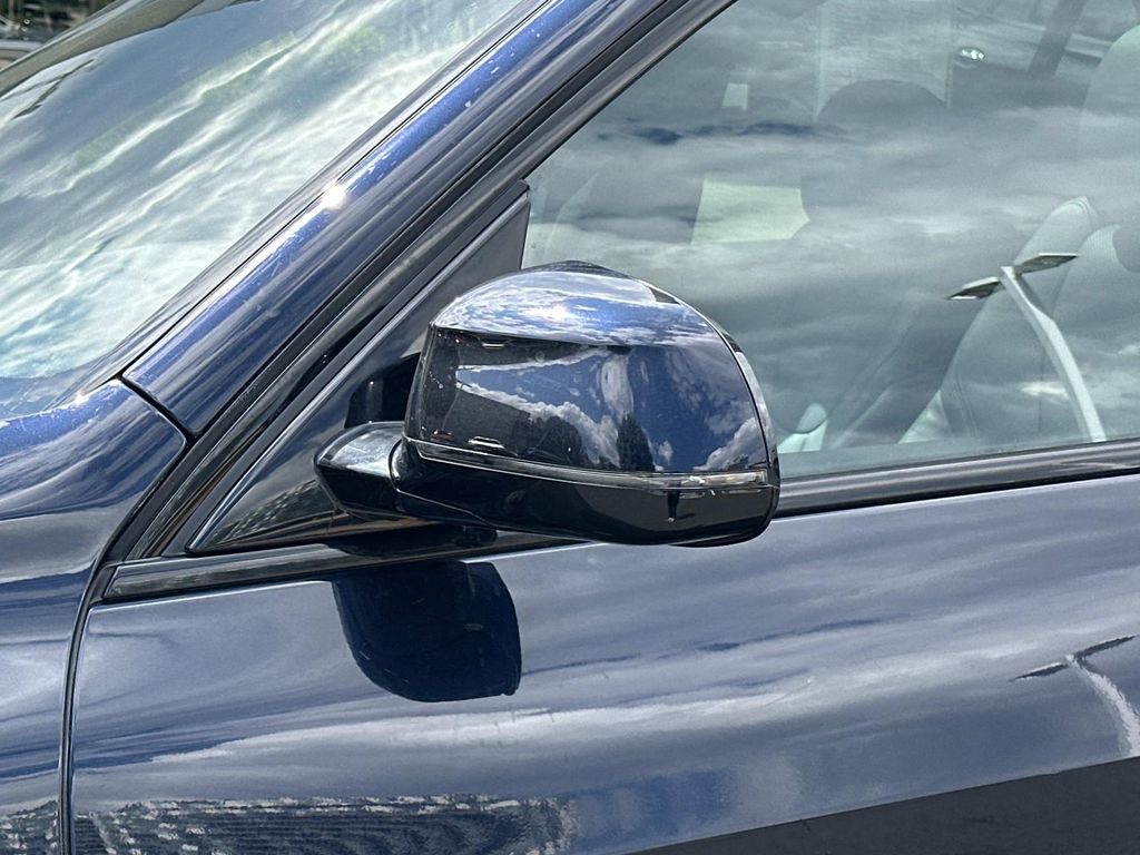 Thumbnail: 2022 BMW X5 - 14