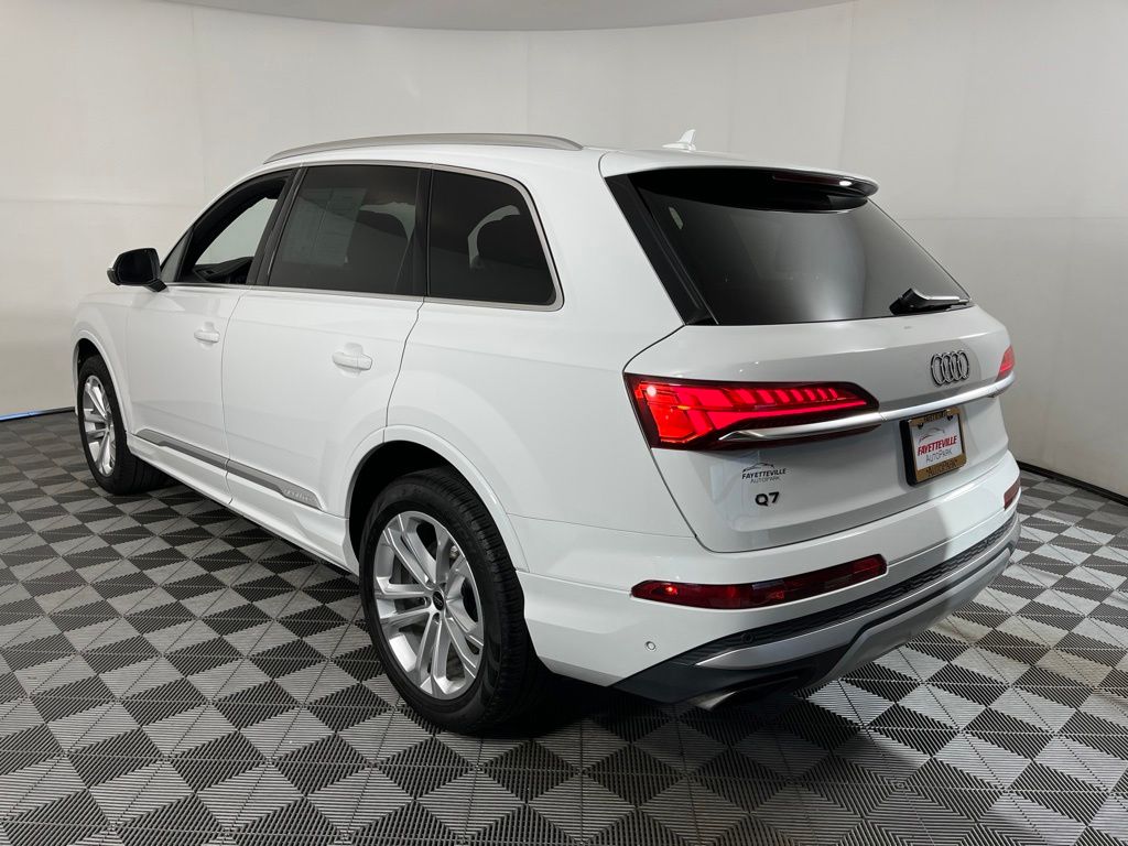 Thumbnail: 2025 Audi Q7 - 3