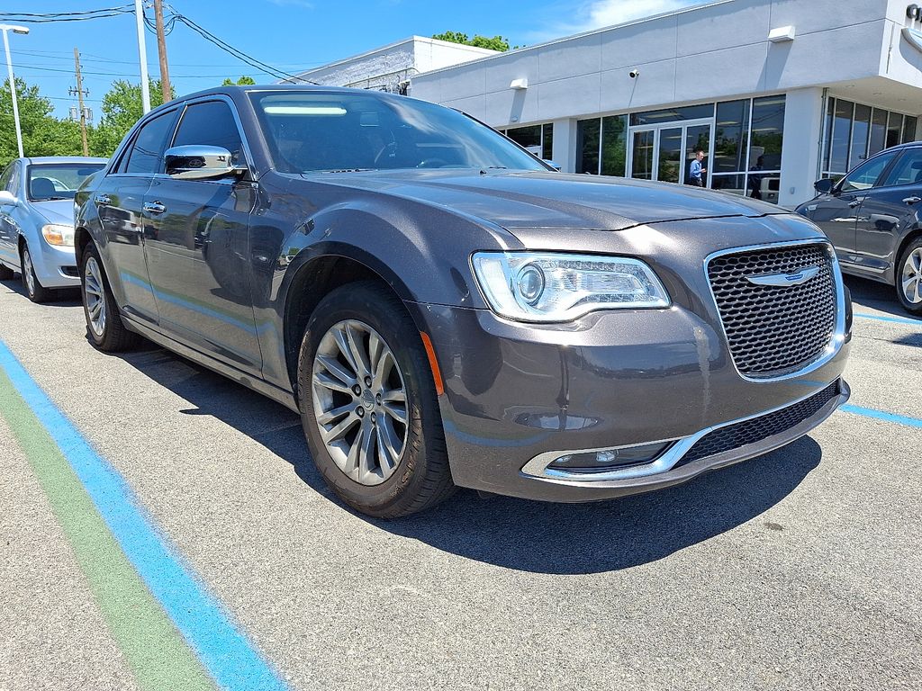 Crystal Metallic 2019 Chrysler 300 Limited RWD Sedan Rear-Wheel Drive 8-Speed Automatic