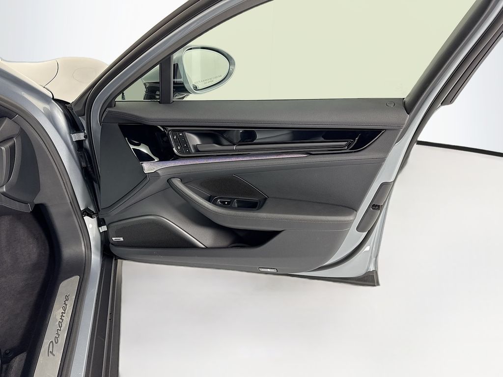 Thumbnail: 2025 Porsche Panamera - 27