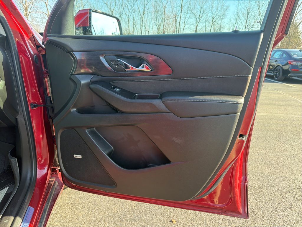 Thumbnail: 2020 Chevrolet Traverse - 28