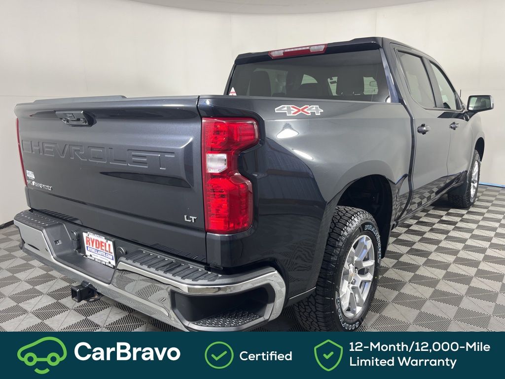 View vehicle photo 4