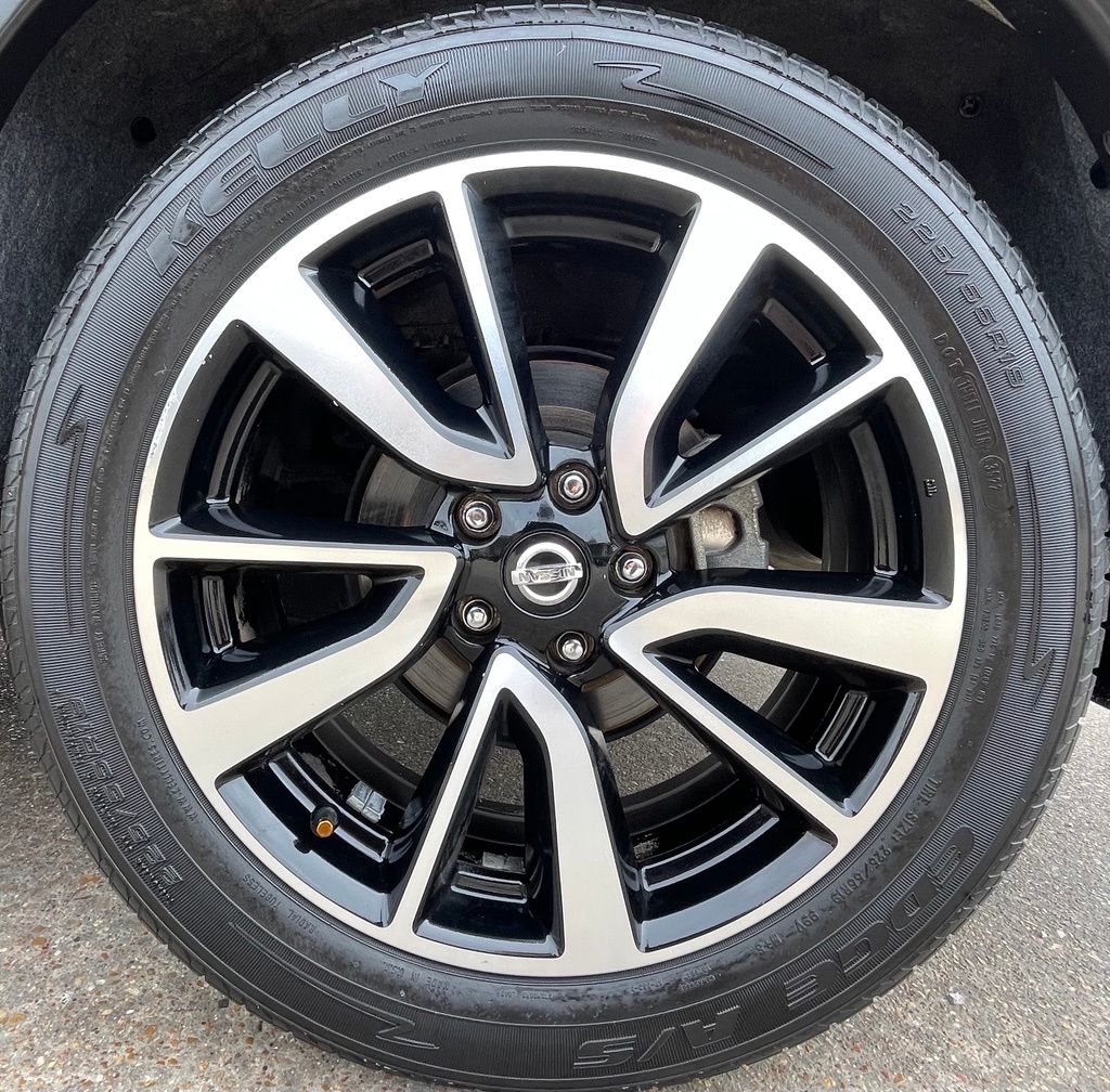 2017 Nissan Rogue SL Black at Autostrade