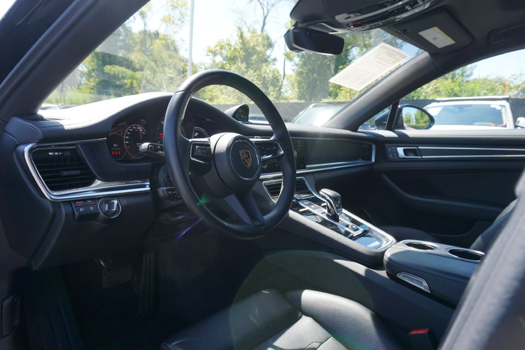 Thumbnail: 2023 Porsche Panamera - 12