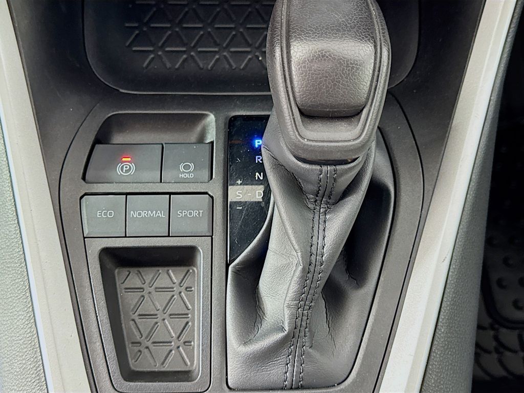 Used Car 2022 Toyota Rav4  Le For Sale Under $25,000 In Austin, Texas