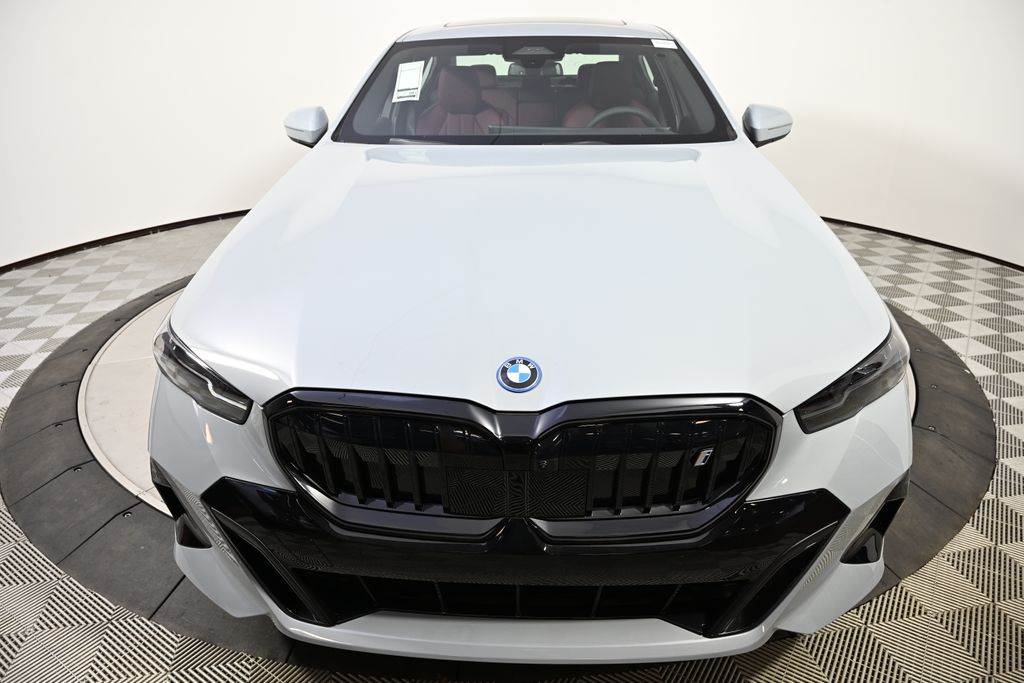 Thumbnail: 2026 BMW i5 - 8