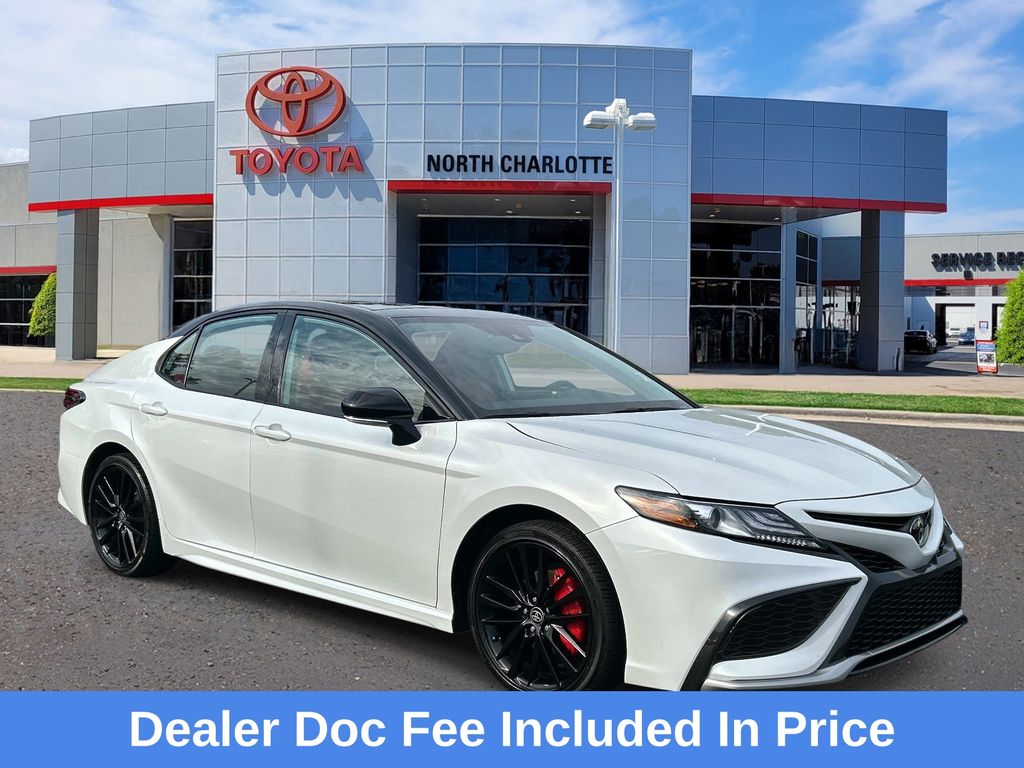 Wind Chill Pearl/Midnight Black Metallic 2024 Toyota Camry Sedan Front-Wheel Drive 8-Speed Automatic