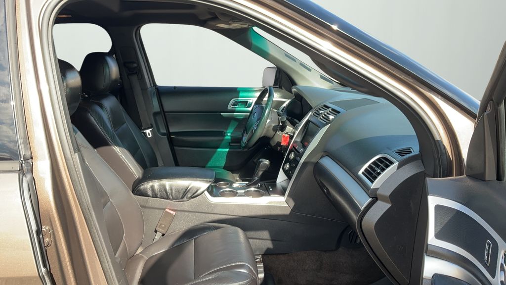 2015 Ford Explorer XLT  at Superior Kia