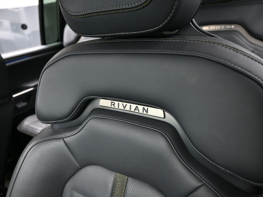 2023 Rivian R1S Adventure