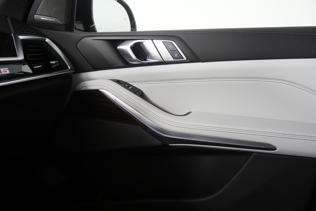 Thumbnail: 2026 BMW X5 - 27