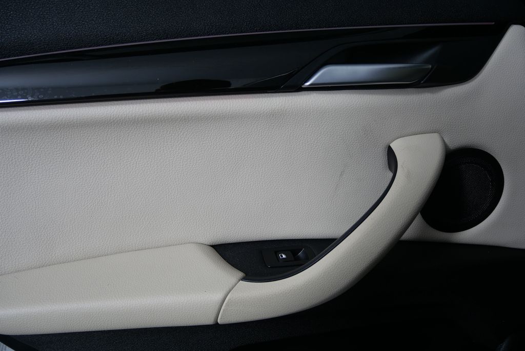 2022 BMW X1 xDrive28i 12