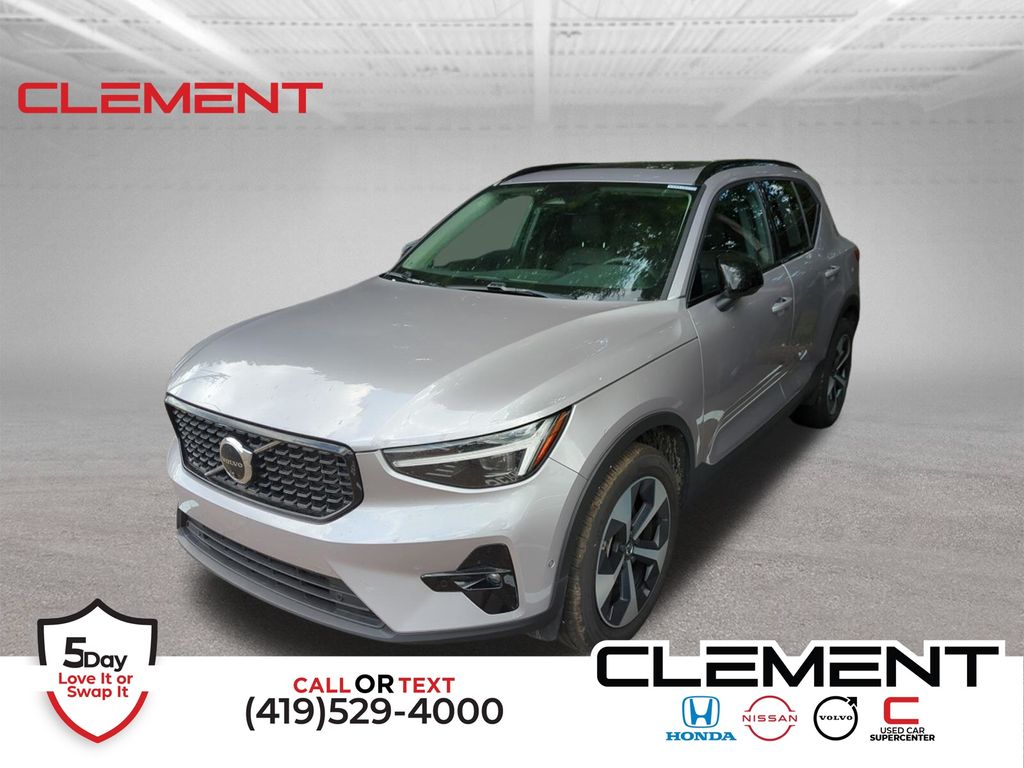 2026 Volvo XC40 B5 Plus