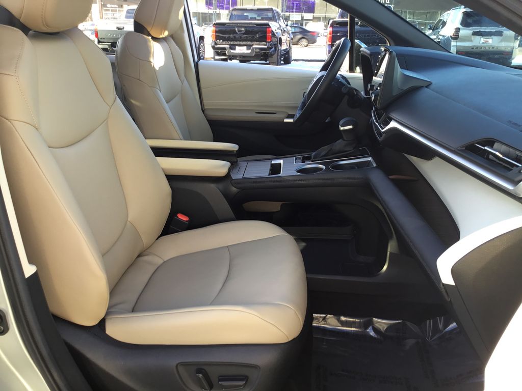 Thumbnail: 2024 Toyota Sienna - 13