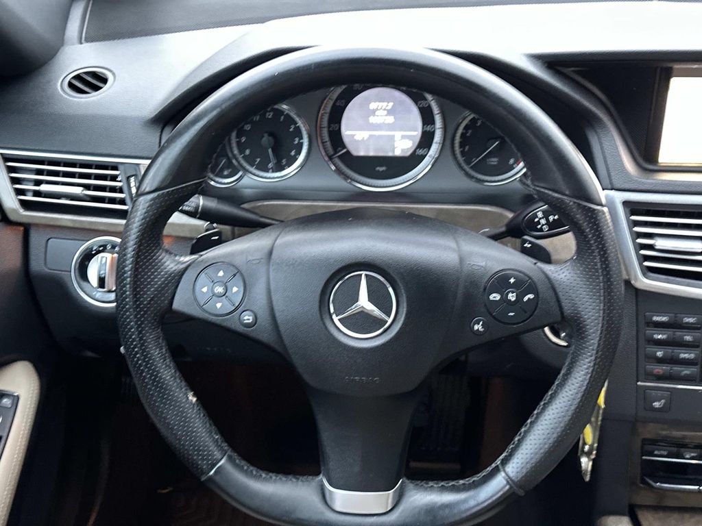 Thumbnail: 2010 Mercedes-Benz E-Class - 30