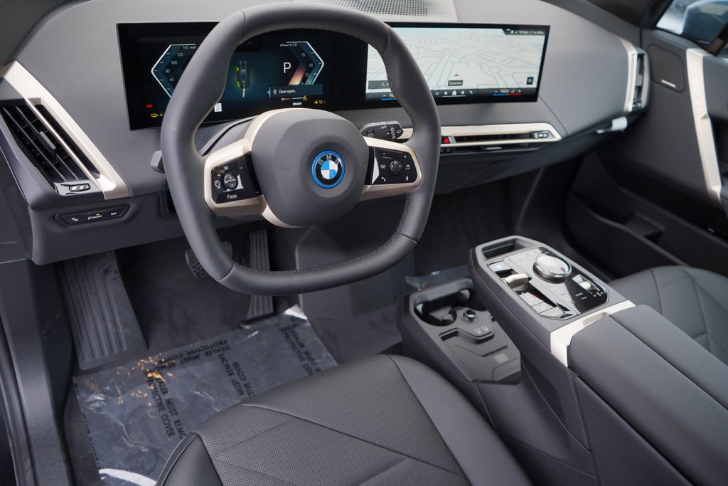 2025 BMW iX xDrive50 12