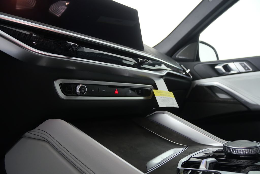 Thumbnail: 2027 BMW X6 - 19