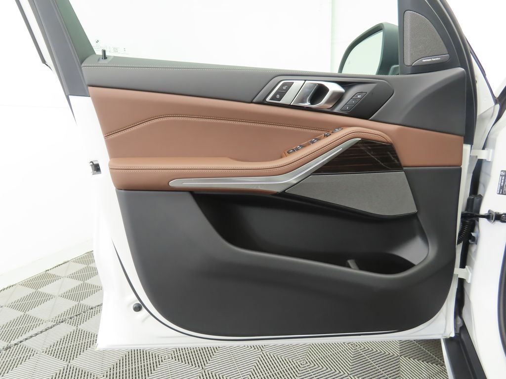 Thumbnail: 2026 BMW X5 - 25