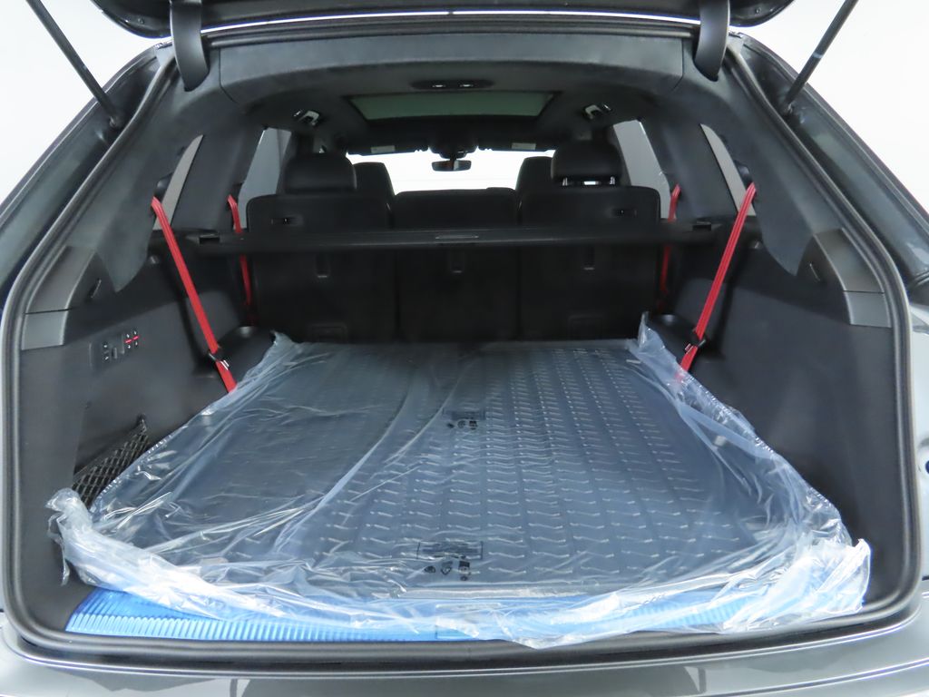 Thumbnail: 2025 Audi SQ7 - 30