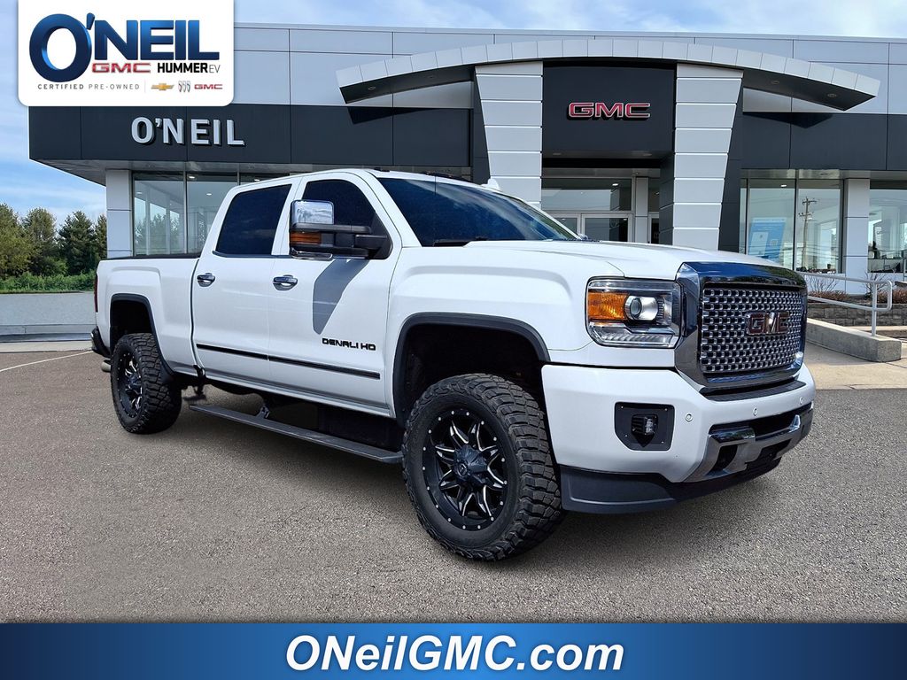 Summit White 2016 GMC Sierra 2500HD Denali Crew Cab SB 4WD Pickup Truck Four-Wheel Drive 6-Speed Automatic