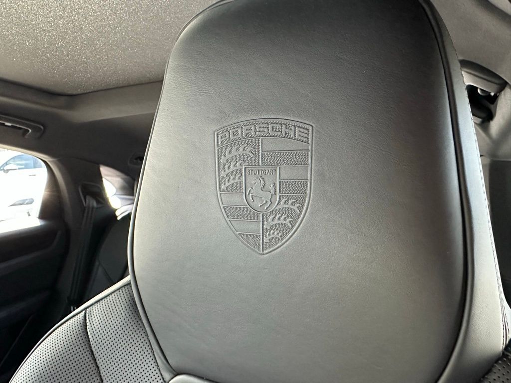 2023 Porsche   18
