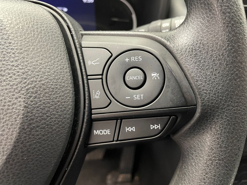 2024 Toyota RAV4 XLE 23