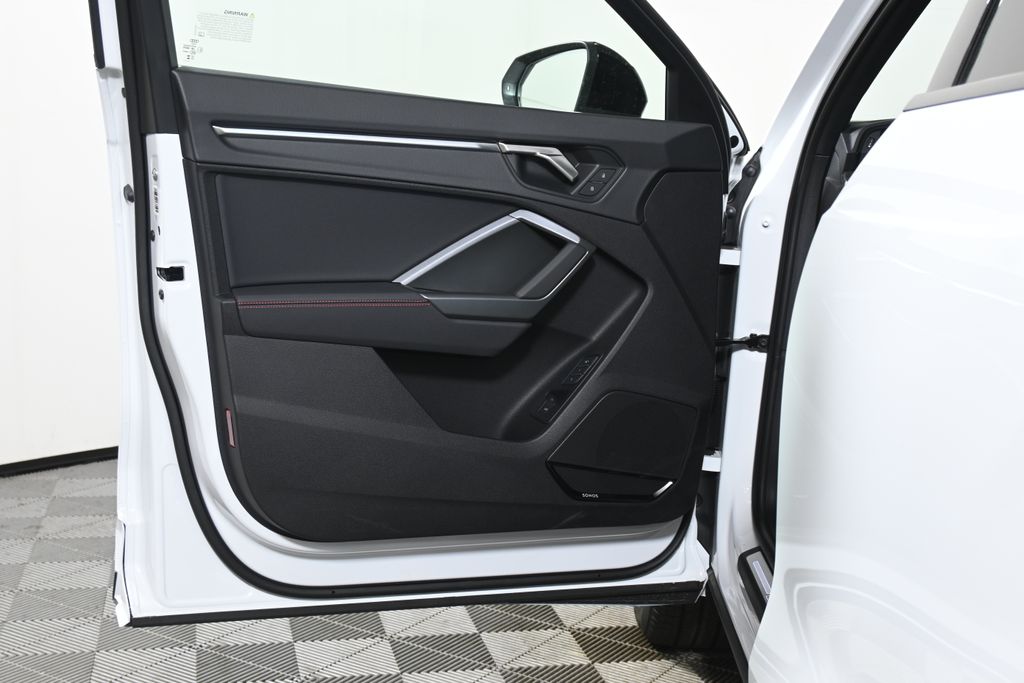 2025 Audi Q3  23