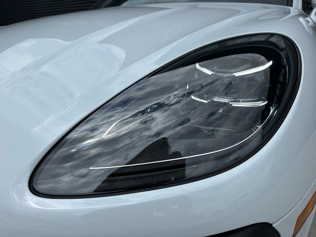 Thumbnail: 2026 Porsche Macan - 13