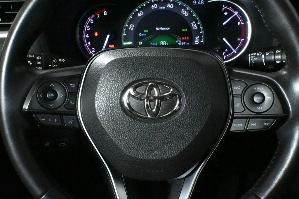 Thumbnail: 2019 Toyota RAV4 - 21