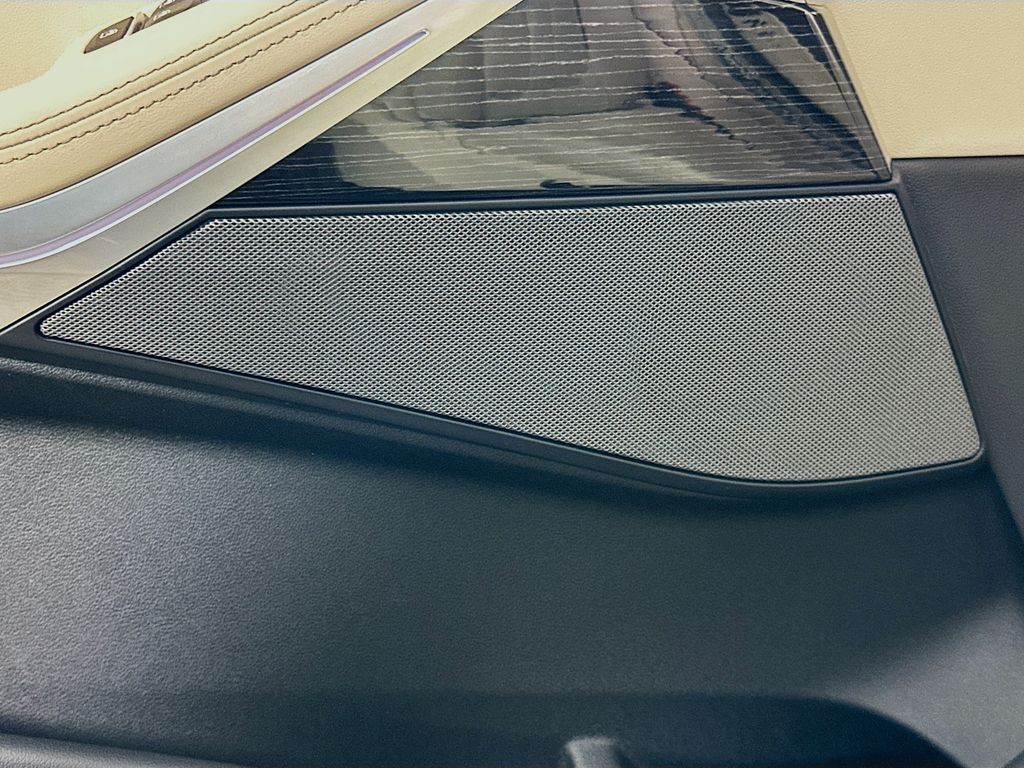 Thumbnail: 2025 BMW X5 - 19