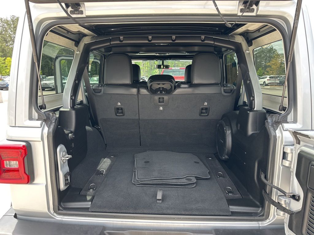 2023 Silver Zynith Clearcoat Jeep Wrangler Sahara 4X4 SUV