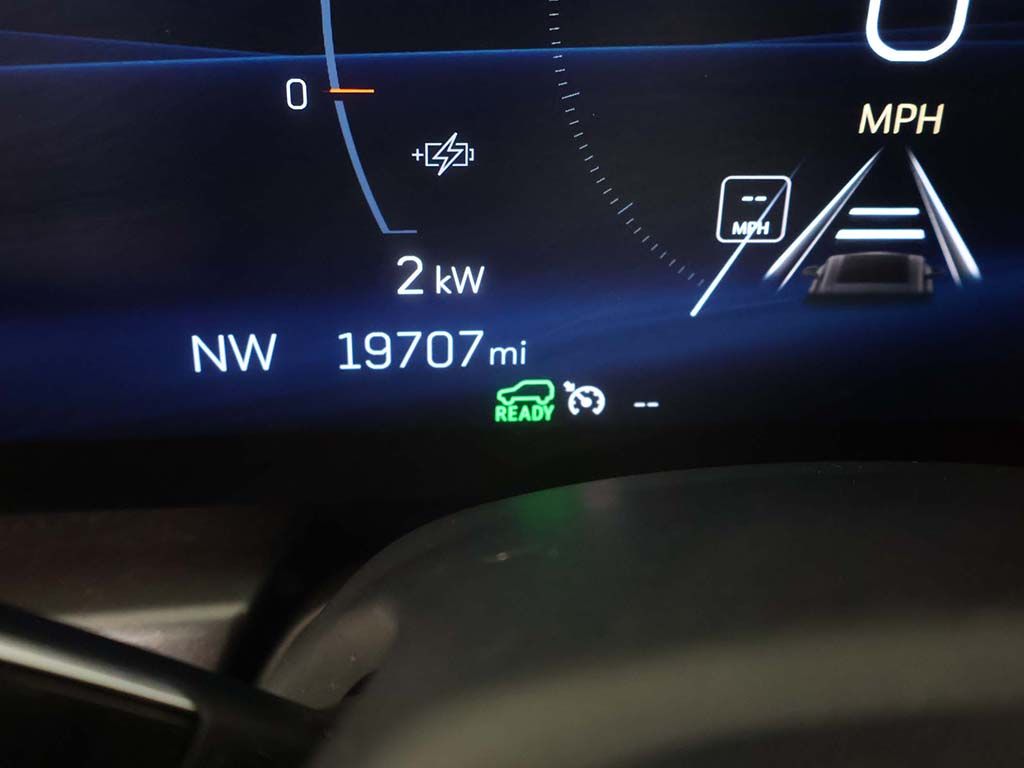 Used 2024 White Cadillac Tech image 37