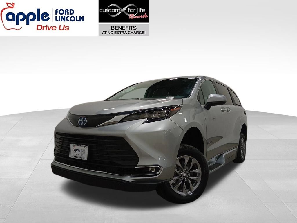 2024 Toyota Sienna XLE