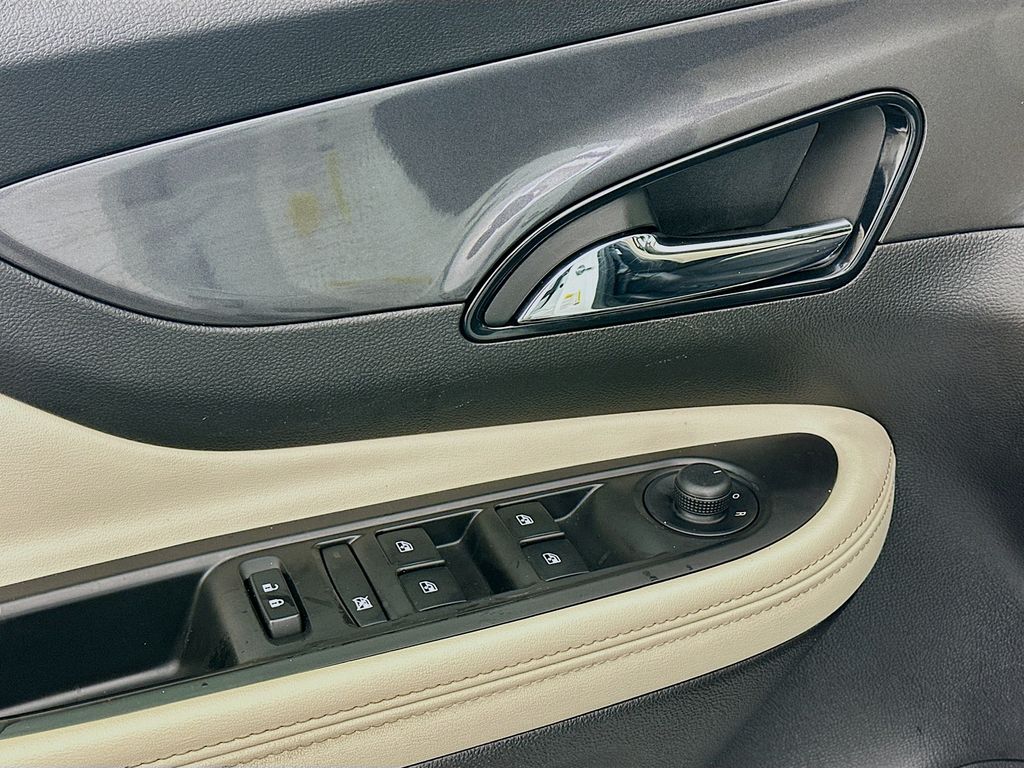 Thumbnail: 2019 Buick Encore - 17