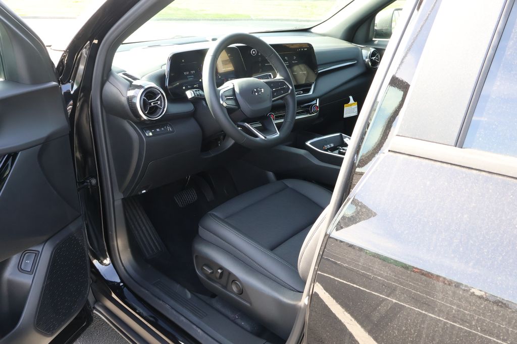 Thumbnail: 2026 Chevrolet Equinox - 13