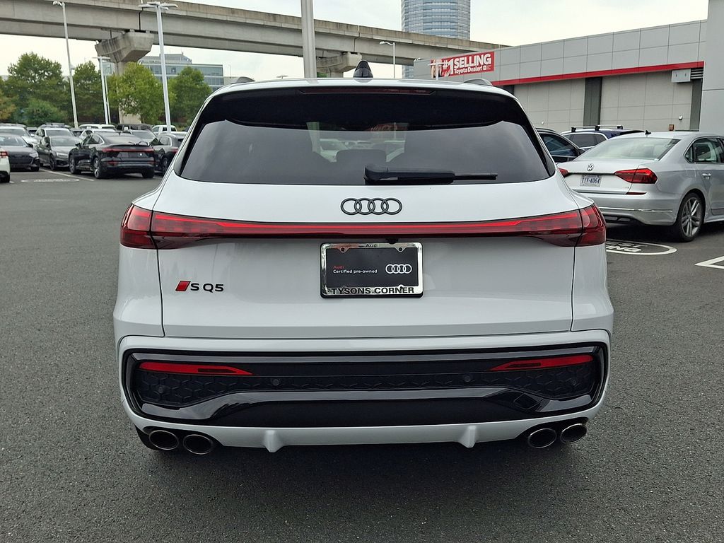 Thumbnail: 2025 Audi SQ5 - 5