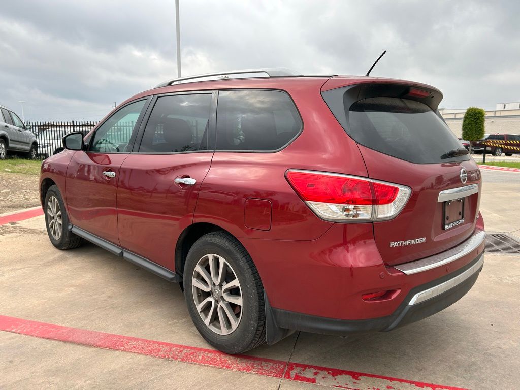 2015 Nissan Pathfinder SV 2