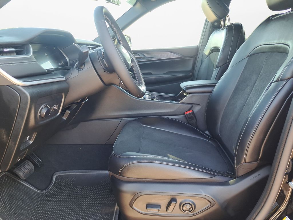 New Car 2025 Jeep Grand Cherokee  Altitude X For Sale Under $40,000 In Austin, Texas