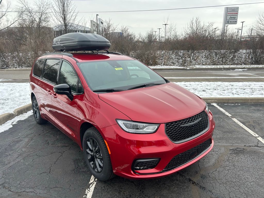 new 2026 Chrysler Pacifica car, priced at $48,205