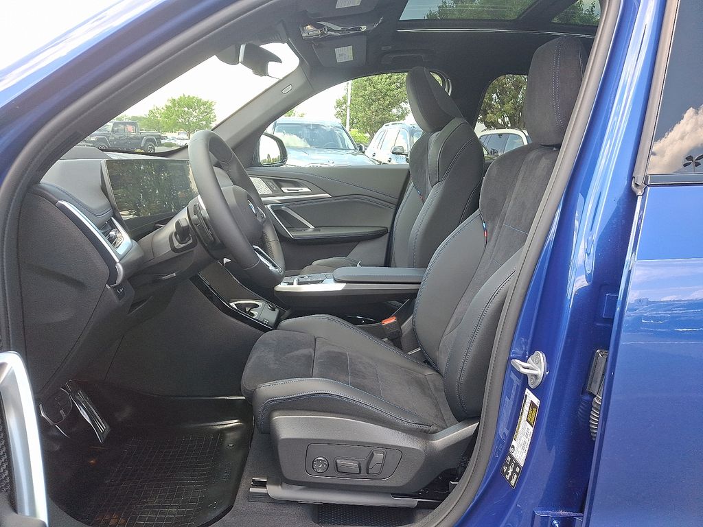 2025 BMW X1 xDrive28i 6