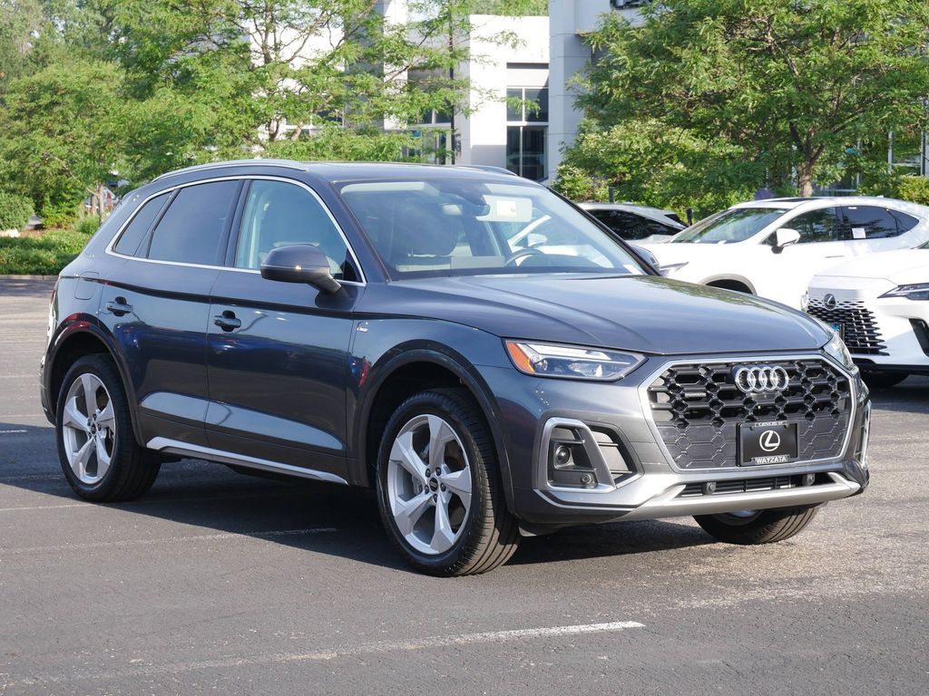 Daytona Gray Pearl Effect 2025 Audi Q5 SUV / Crossover All-Wheel Drive 7-Speed Automatic