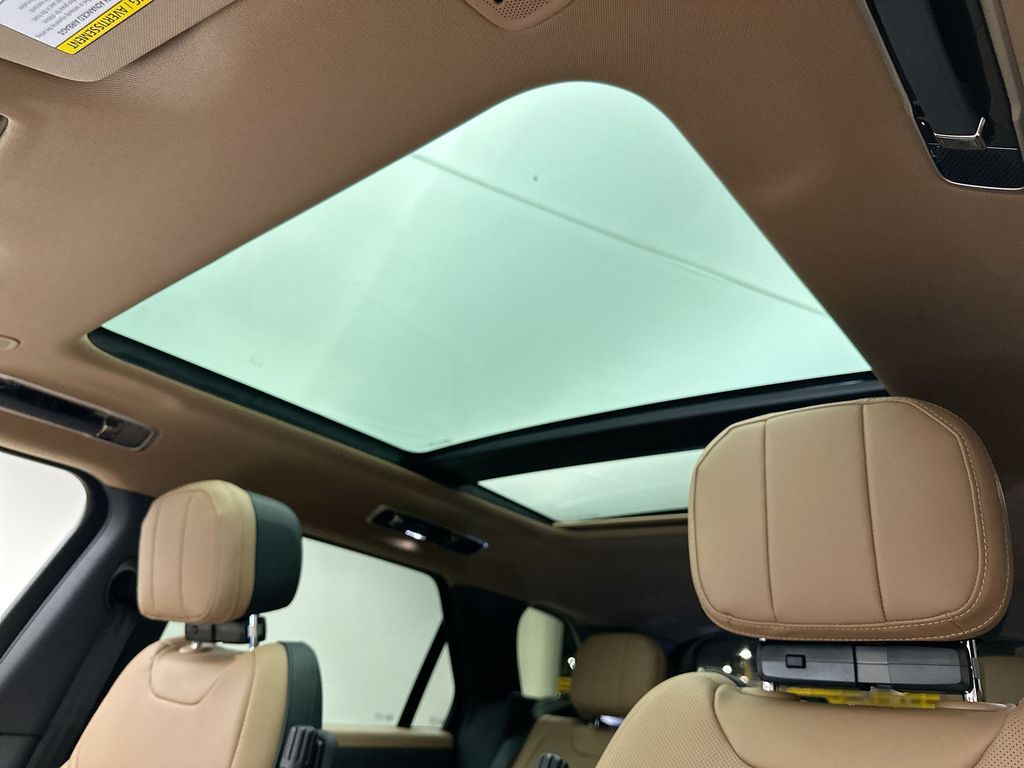 Thumbnail: 2024 Land Rover Range Rover Sport - 16