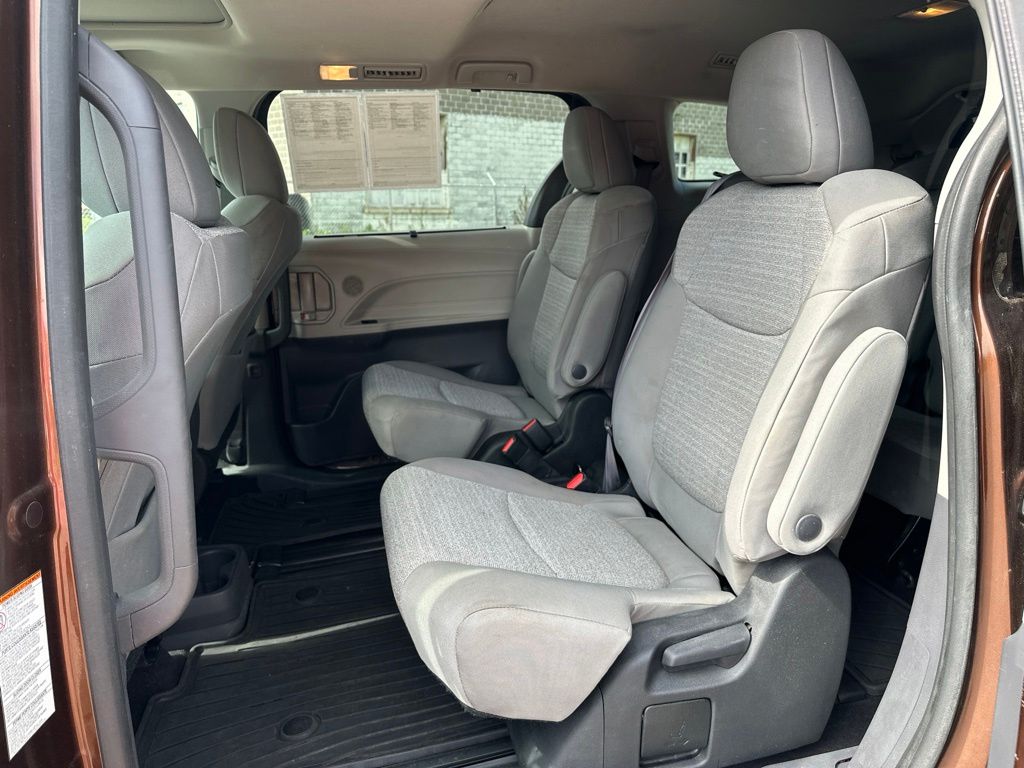 Used 2022 Toyota Sienna Van